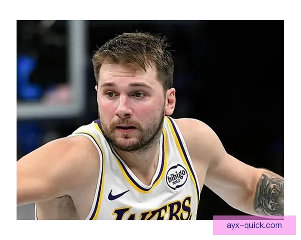 力压KD文班东契奇单月600分再夺大奖詹姆斯转发海报高调祝贺